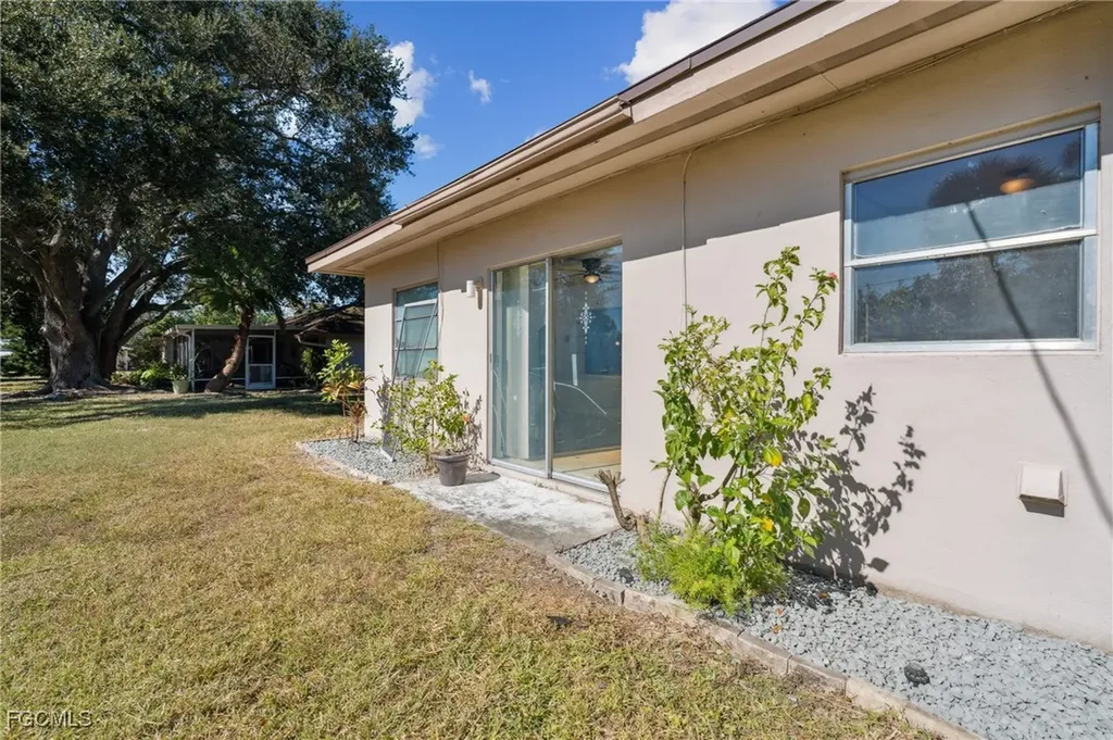 235 Thistle Court Lehigh Acres FL 33936