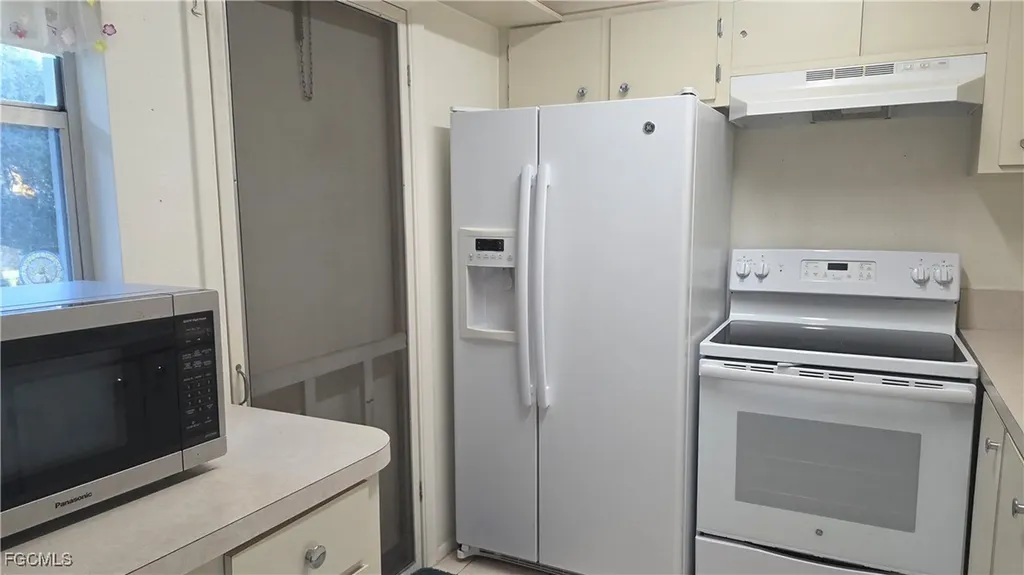 1423 Tropic Terrace North Fort Myers FL 33903