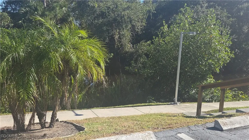 1423 Tropic Terrace North Fort Myers FL 33903