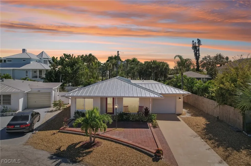 Fort Myers Beach FL, 210 Hibiscus Drive