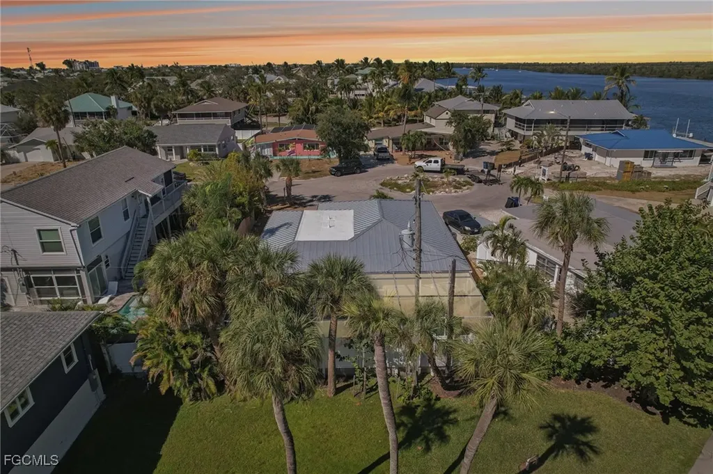 210 Hibiscus Drive Fort Myers Beach FL 33931