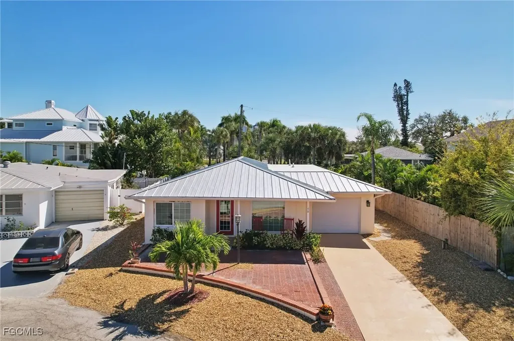 210 Hibiscus Drive Fort Myers Beach FL 33931