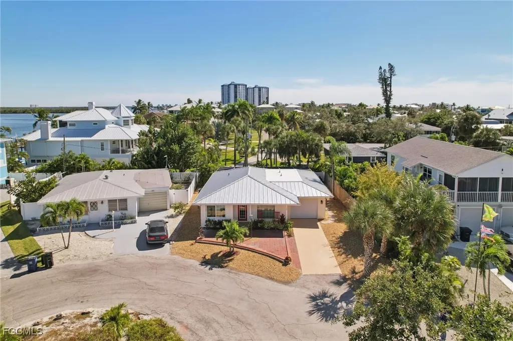 210 Hibiscus Drive Fort Myers Beach FL 33931
