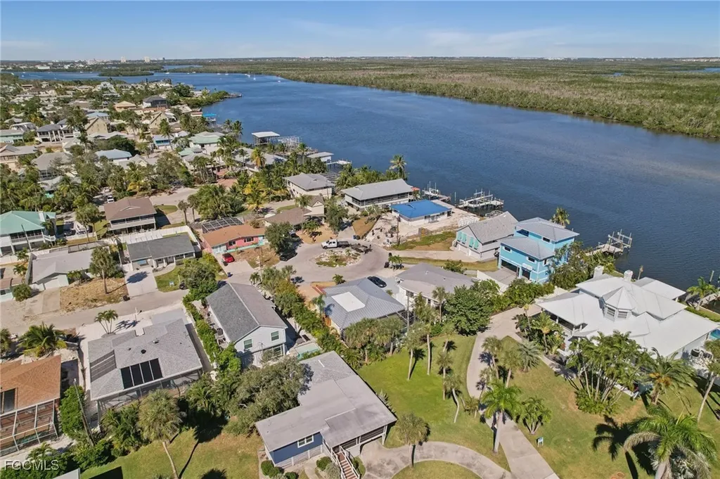 210 Hibiscus Drive Fort Myers Beach FL 33931