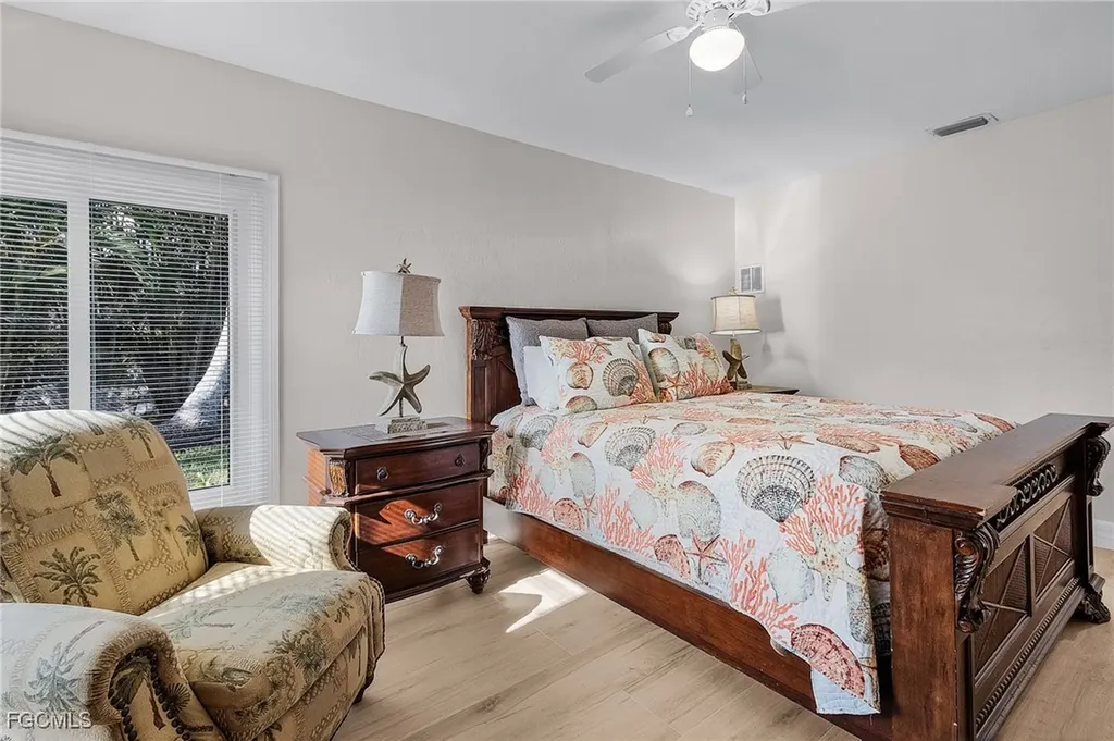 1543 San Carlos Bay Drive Sanibel FL 33957