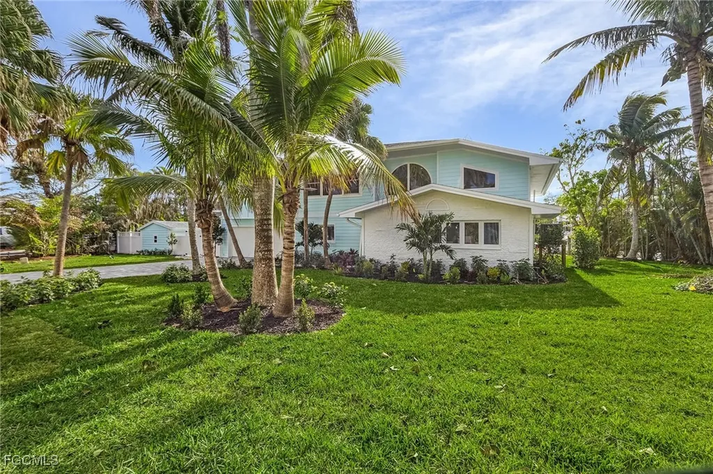 1543 San Carlos Bay Drive Sanibel FL 33957