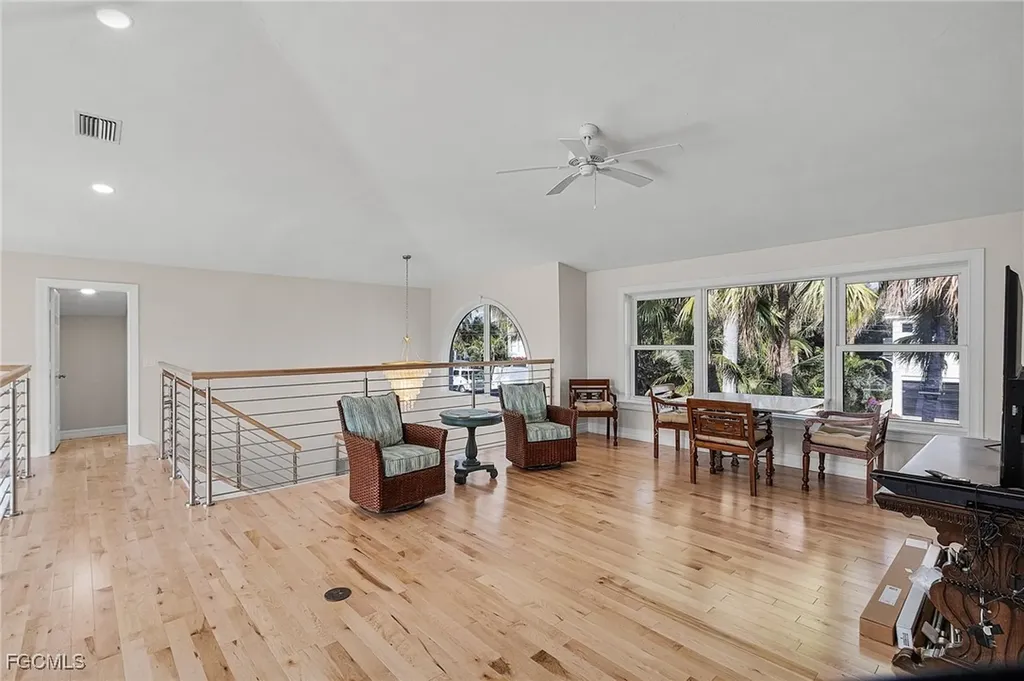 1543 San Carlos Bay Drive Sanibel FL 33957