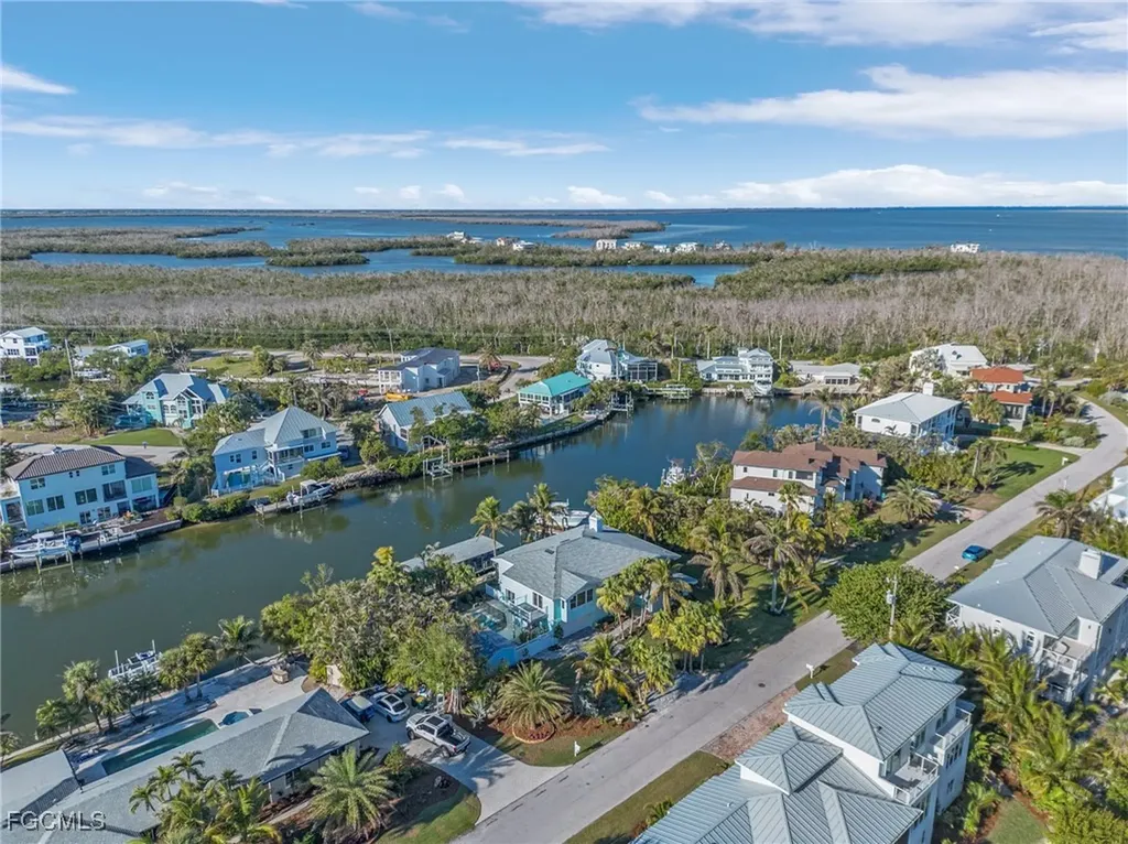 1543 San Carlos Bay Drive Sanibel FL 33957