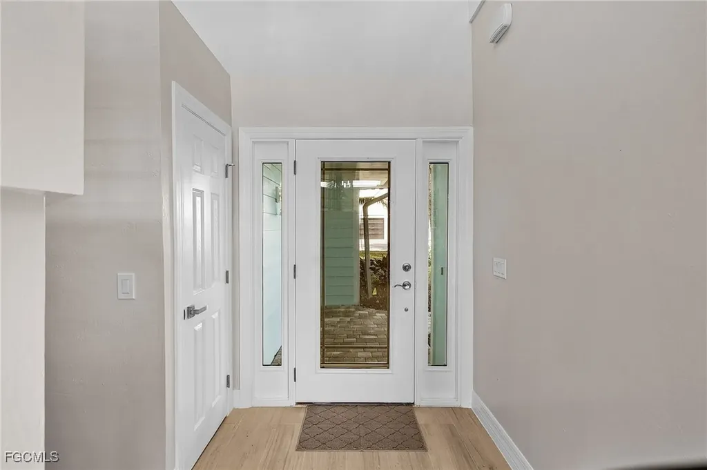 1543 San Carlos Bay Drive Sanibel FL 33957