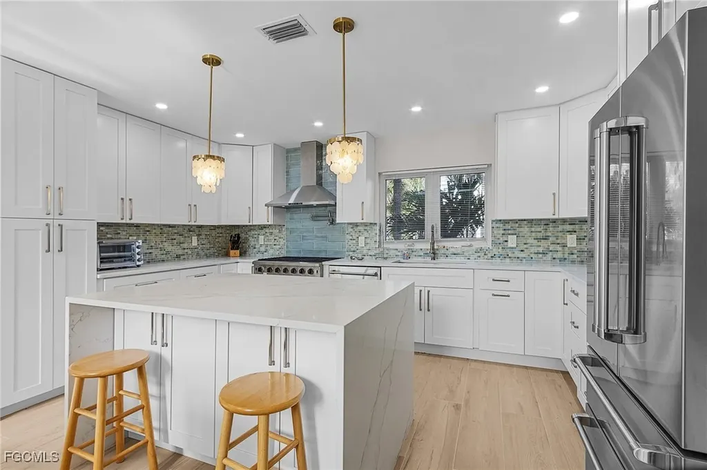 1543 San Carlos Bay Drive Sanibel FL 33957