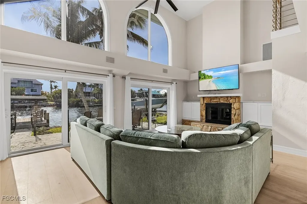 1543 San Carlos Bay Drive Sanibel FL 33957