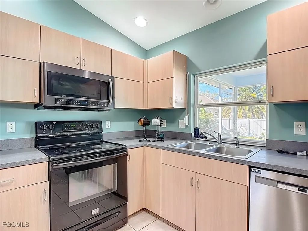 4408 SW 20th Place Cape Coral FL 33914