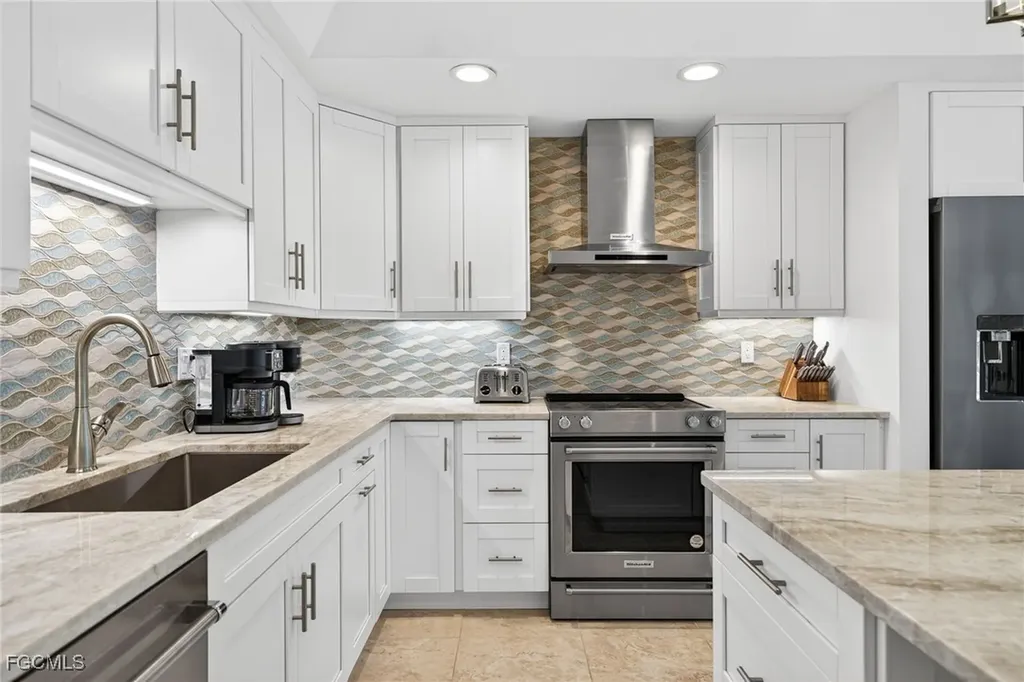 819 Tulip Lane Sanibel FL 33957