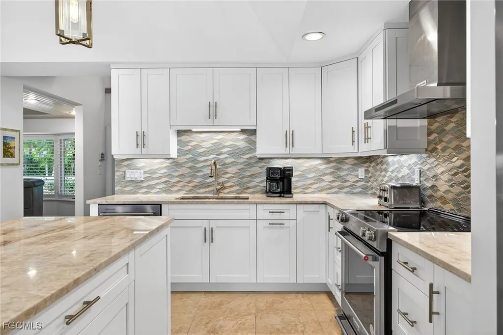819 Tulip Lane Sanibel FL 33957