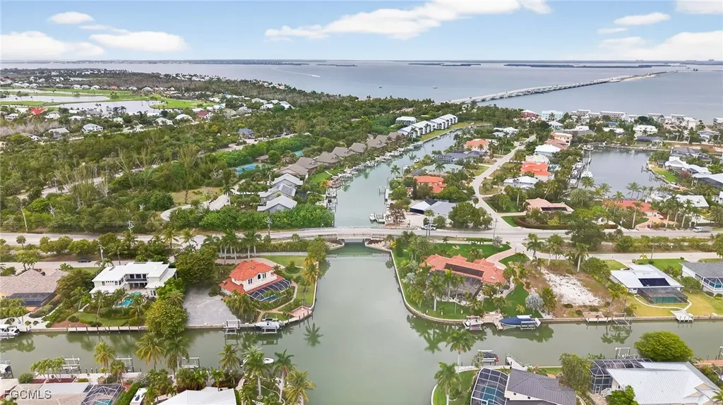 819 Tulip Lane Sanibel FL 33957