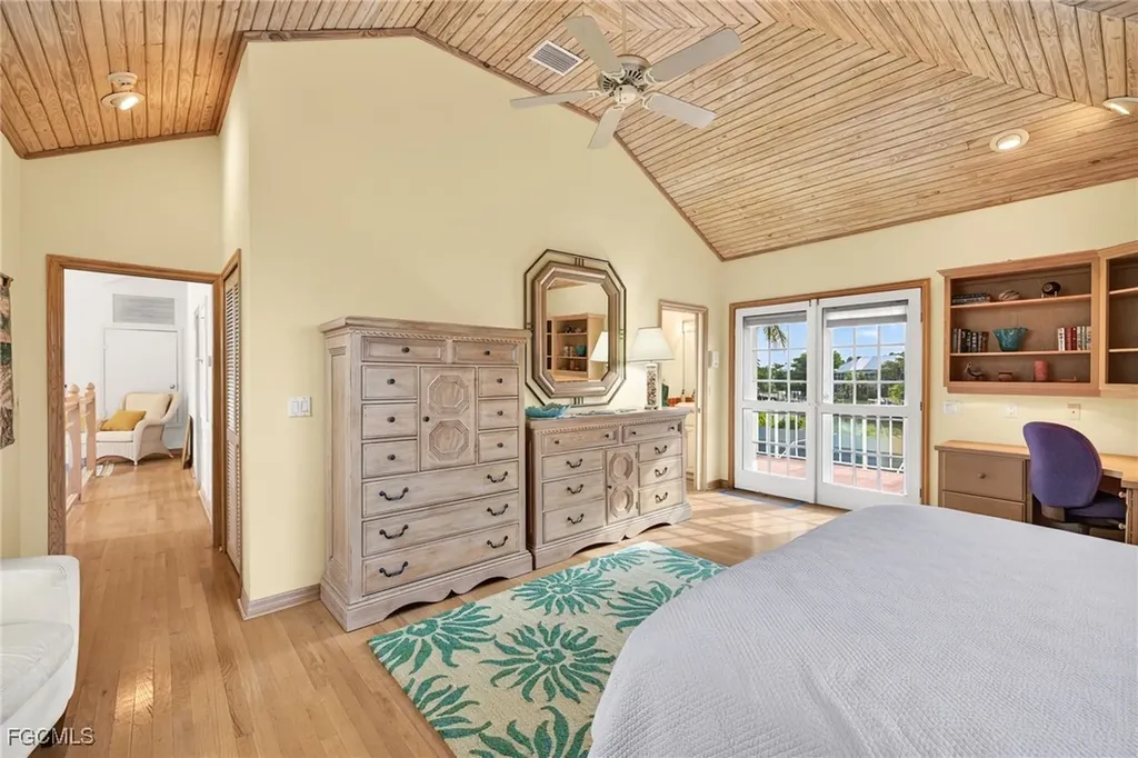 819 Tulip Lane Sanibel FL 33957