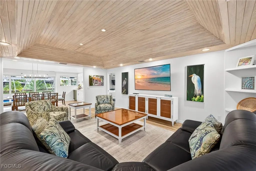 819 Tulip Lane Sanibel FL 33957