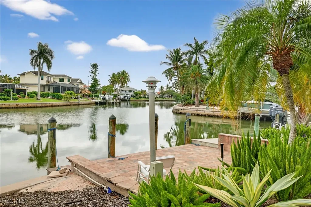 819 Tulip Lane Sanibel FL 33957