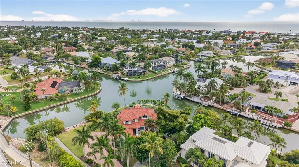 819 Tulip Lane Sanibel FL 33957