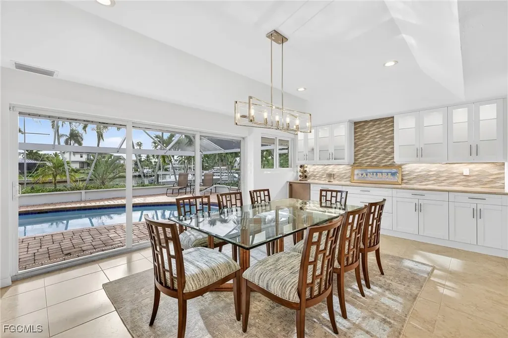 819 Tulip Lane Sanibel FL 33957