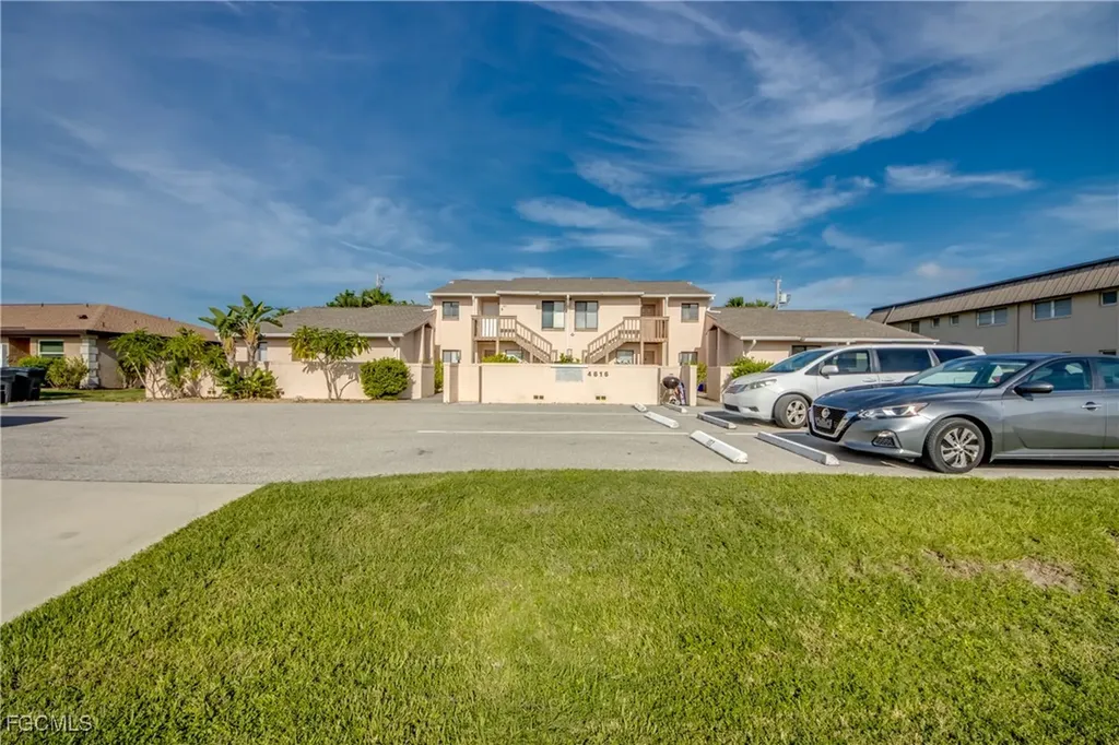4616 SE 6th Avenue Cape Coral FL 33904