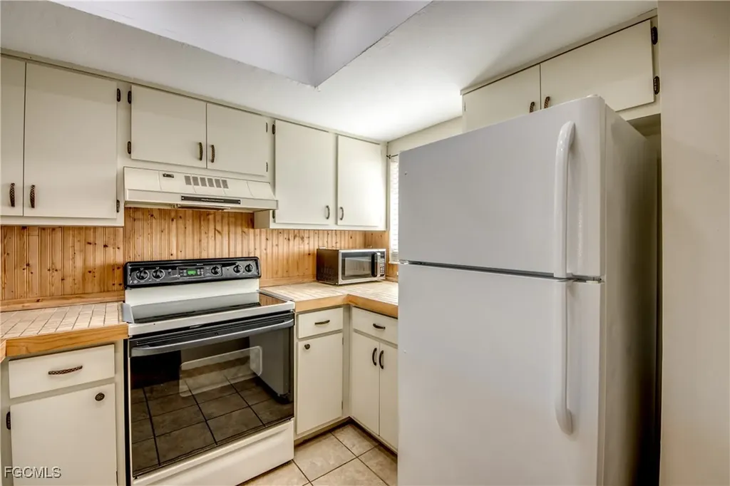 4616 SE 6th Avenue Cape Coral FL 33904
