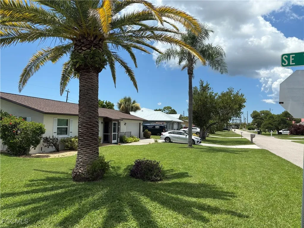 126 SE 40th Terrace Cape Coral FL 33904