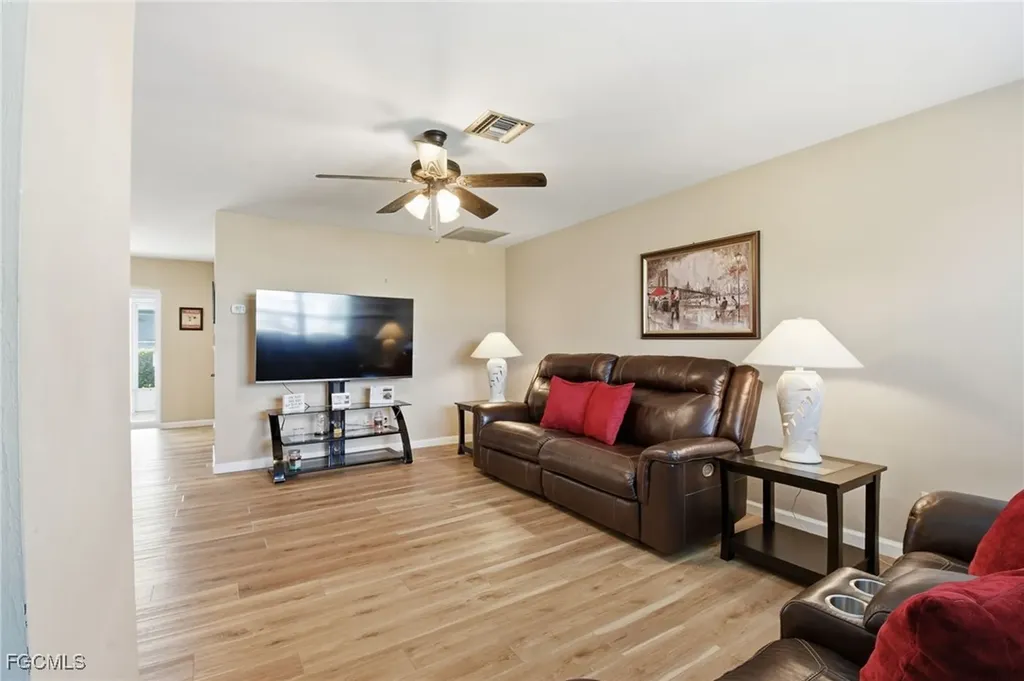 126 SE 40th Terrace Cape Coral FL 33904