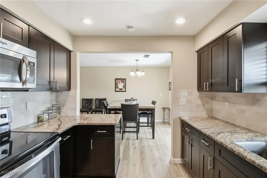 126 SE 40th Terrace Cape Coral FL 33904