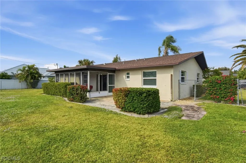 126 SE 40th Terrace Cape Coral FL 33904
