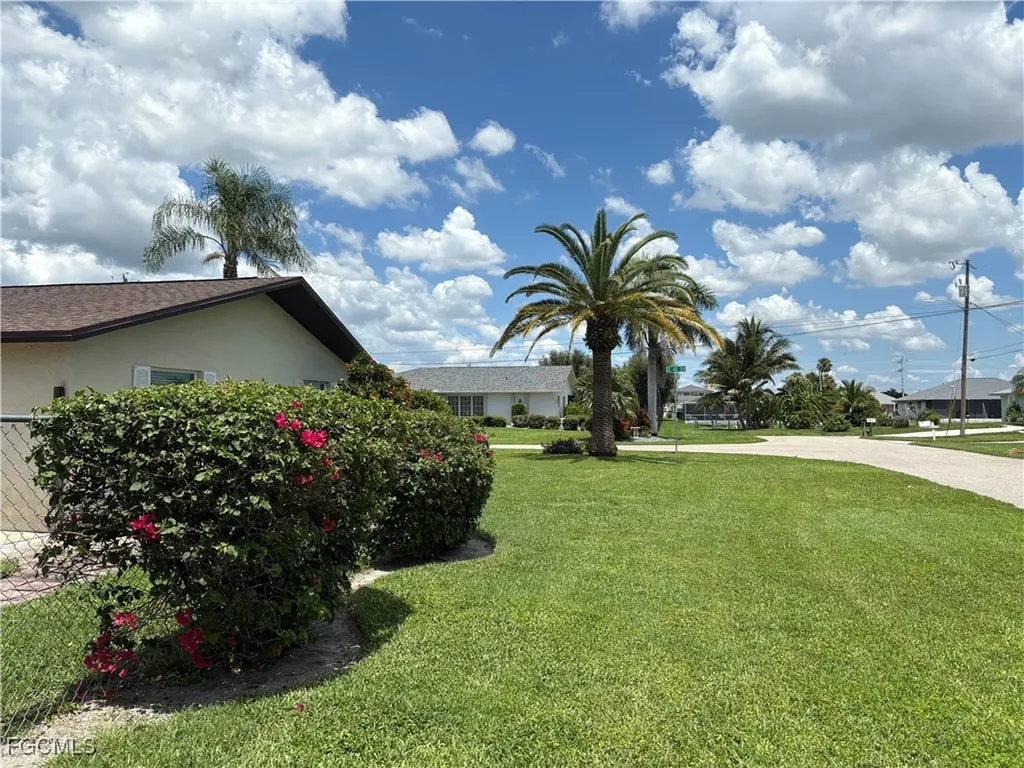126 SE 40th Terrace Cape Coral FL 33904