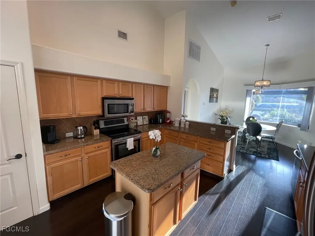 2409 SW 17th Place Cape Coral FL 33914