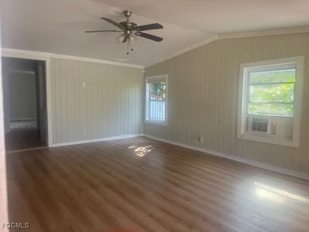 3207 Broadway Fort Myers FL 33901