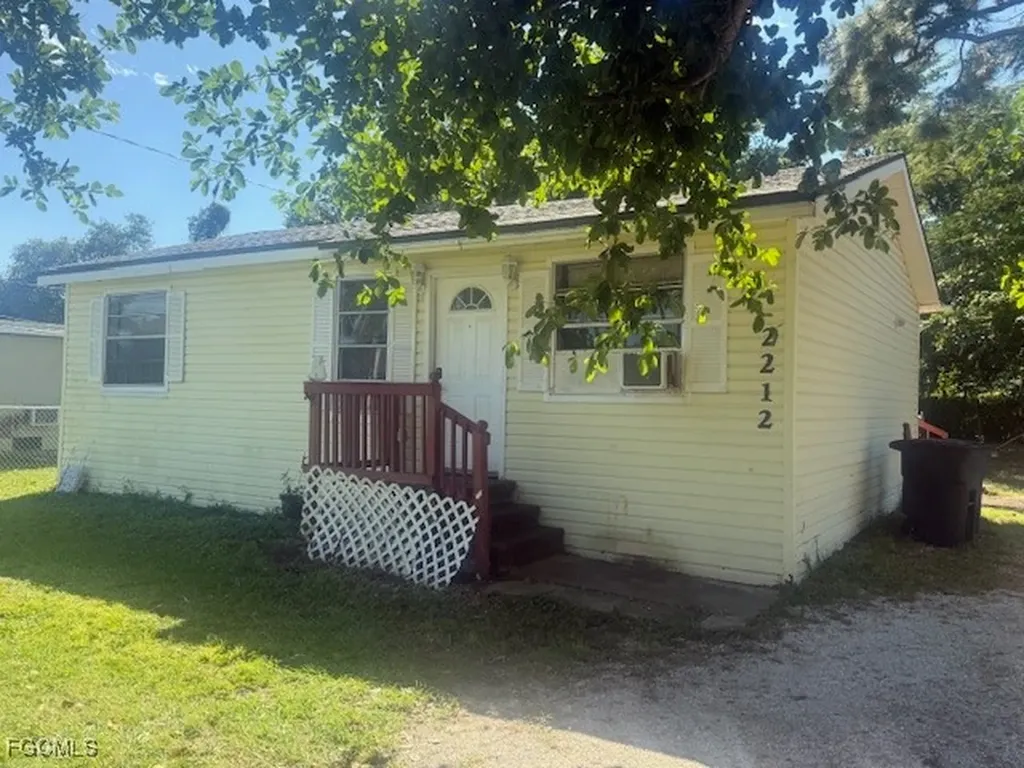 3207 Broadway Fort Myers FL 33901