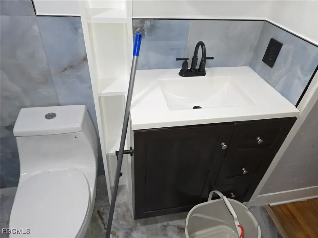 3207 Broadway Fort Myers FL 33901