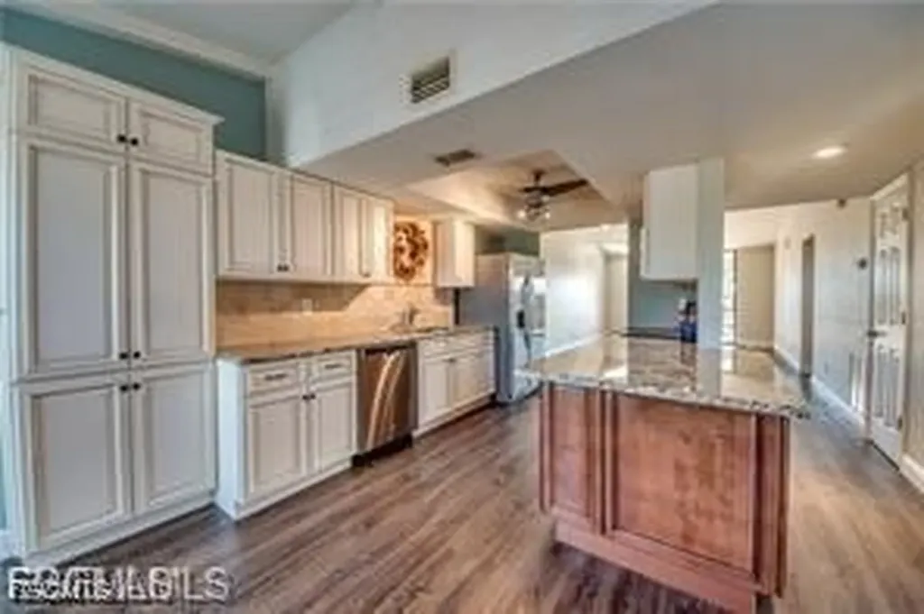 1206 SE 40th Street Cape Coral FL 33904