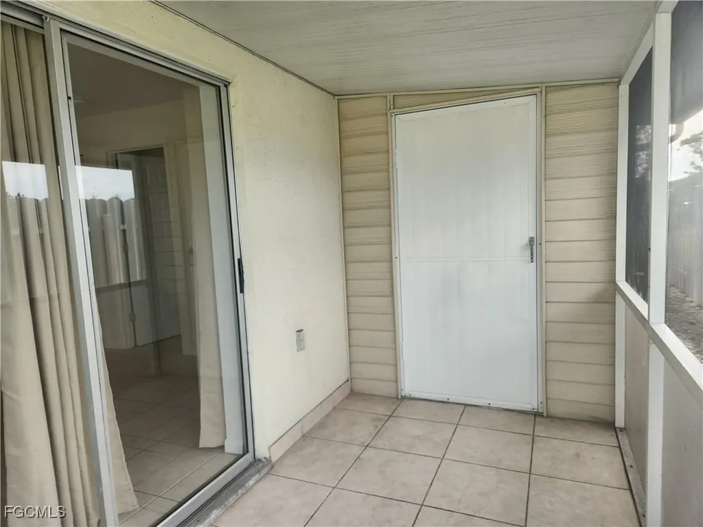 1623 SW Santa Barbara Place Cape Coral FL 33991