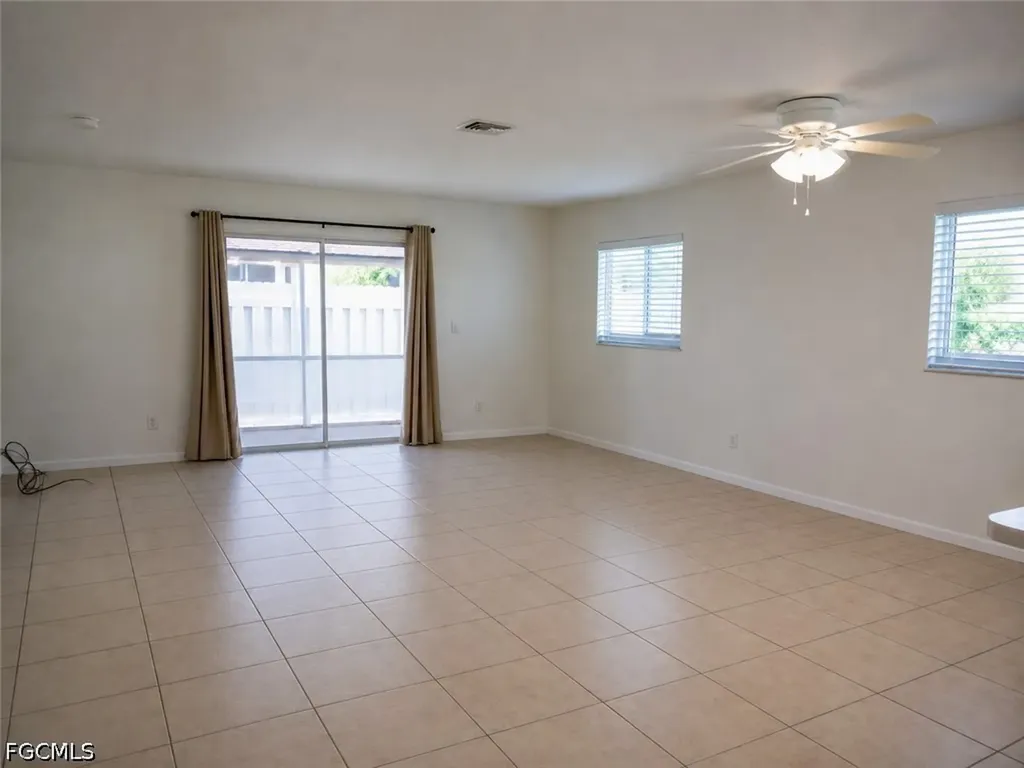 1623 SW Santa Barbara Place Cape Coral FL 33991