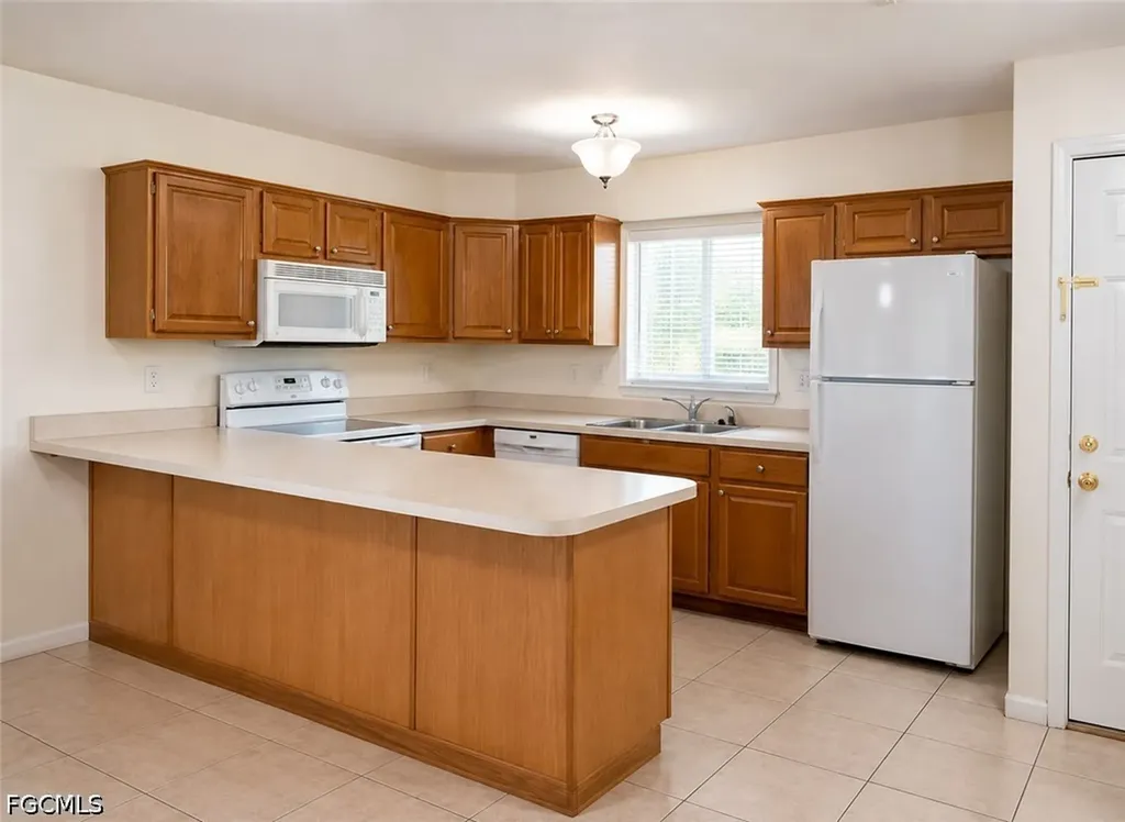 1623 SW Santa Barbara Place Cape Coral FL 33991