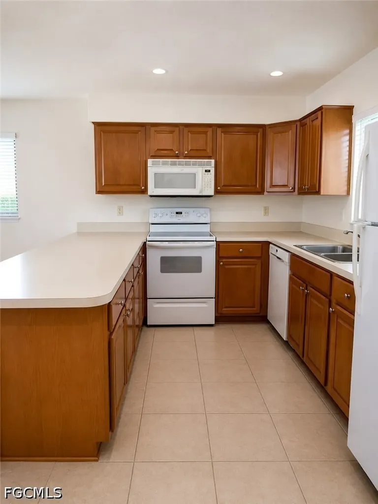 1623 SW Santa Barbara Place Cape Coral FL 33991