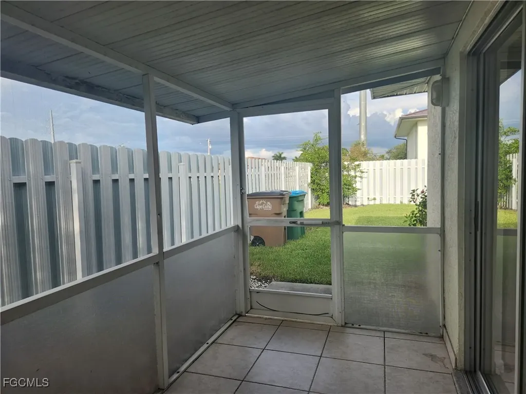 1623 SW Santa Barbara Place Cape Coral FL 33991