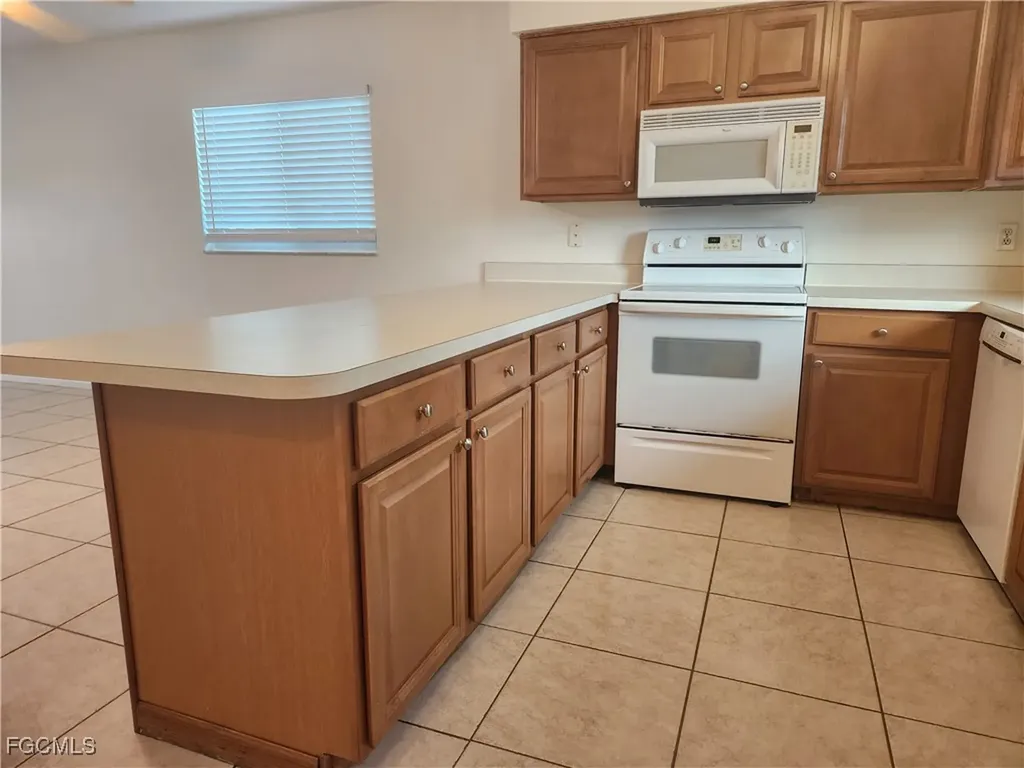 1623 SW Santa Barbara Place Cape Coral FL 33991