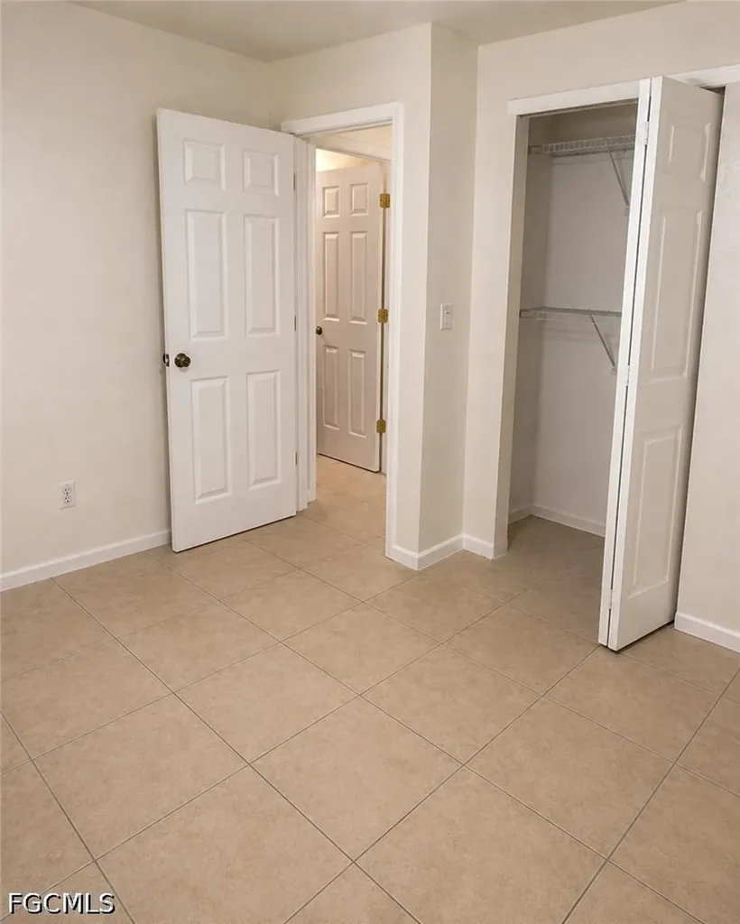 1623 SW Santa Barbara Place Cape Coral FL 33991