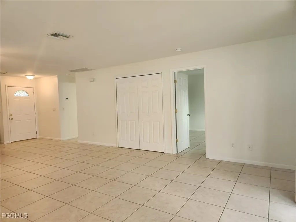 1623 SW Santa Barbara Place Cape Coral FL 33991
