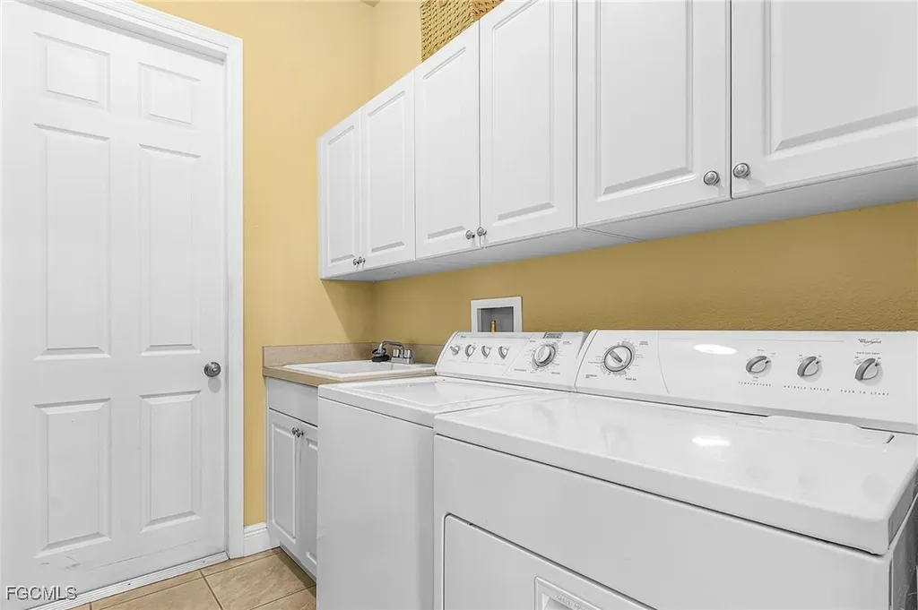 3517 SE 18th Avenue Cape Coral FL 33904