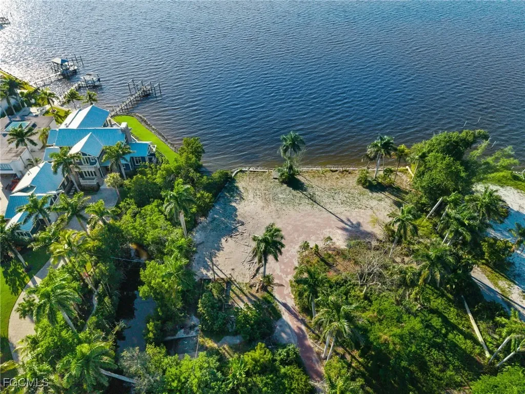 8661 Cajuput Cove Fort Myers FL 33919