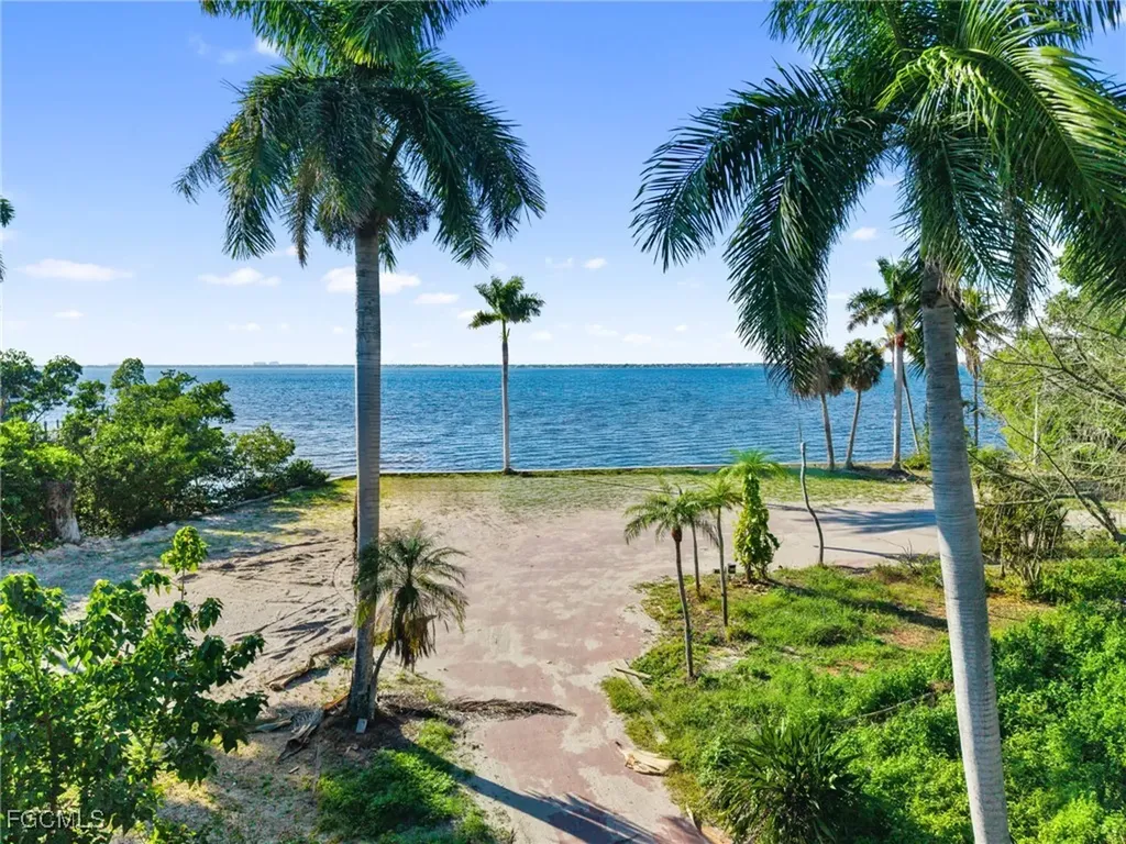 8661 Cajuput Cove Fort Myers FL 33919