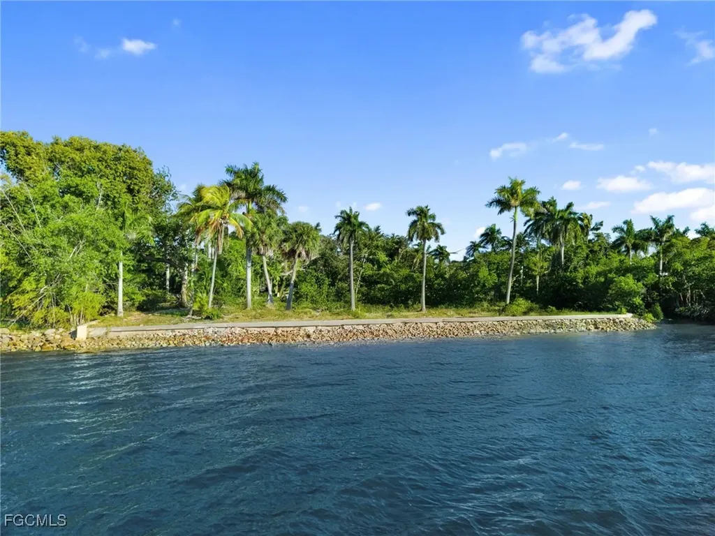8661 Cajuput Cove Fort Myers FL 33919