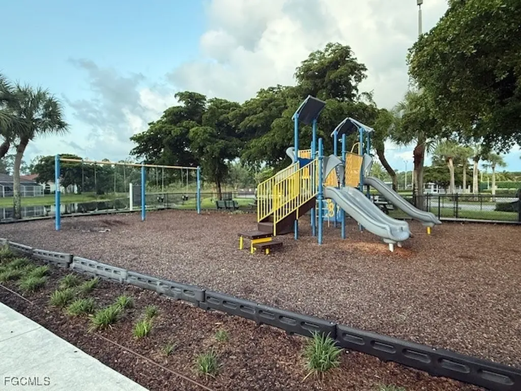 8350 Trentwood Court Fort Myers FL 33912