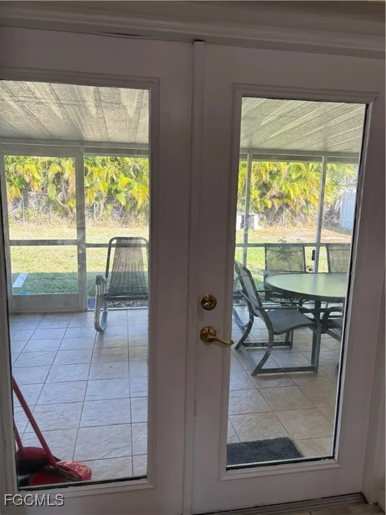 121 SW Trafalgar Parkway Cape Coral FL 33991